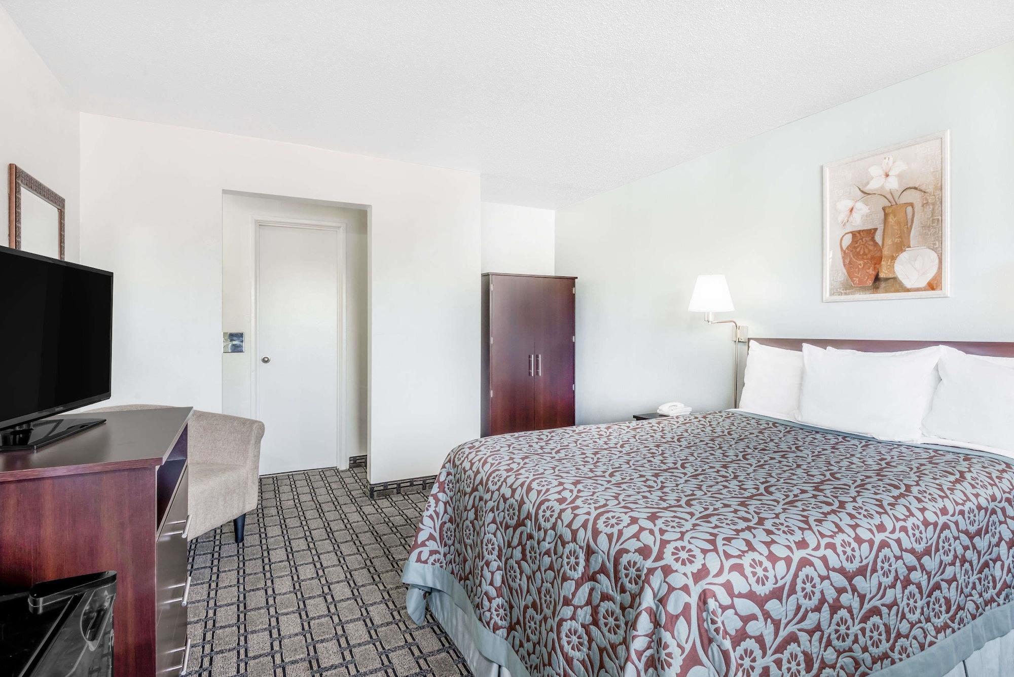 Days Inn By Wyndham St Clairsville St. Clairsville Bagian luar foto
